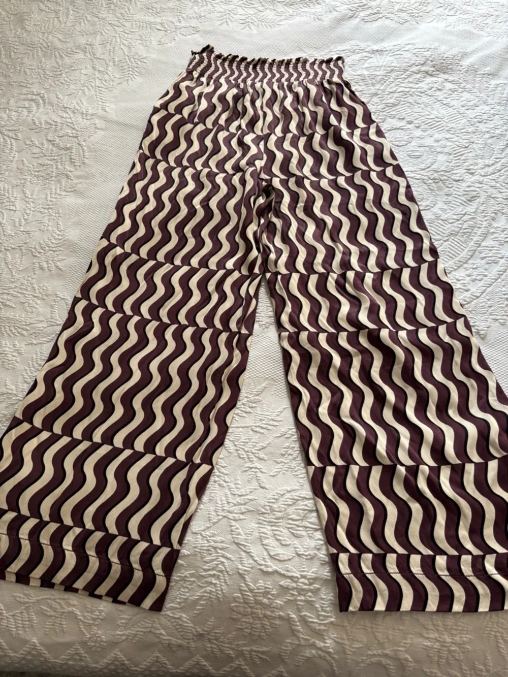 Maeve Printed Wide-Leg Pants by Anthropologie pull on smocked waist size small